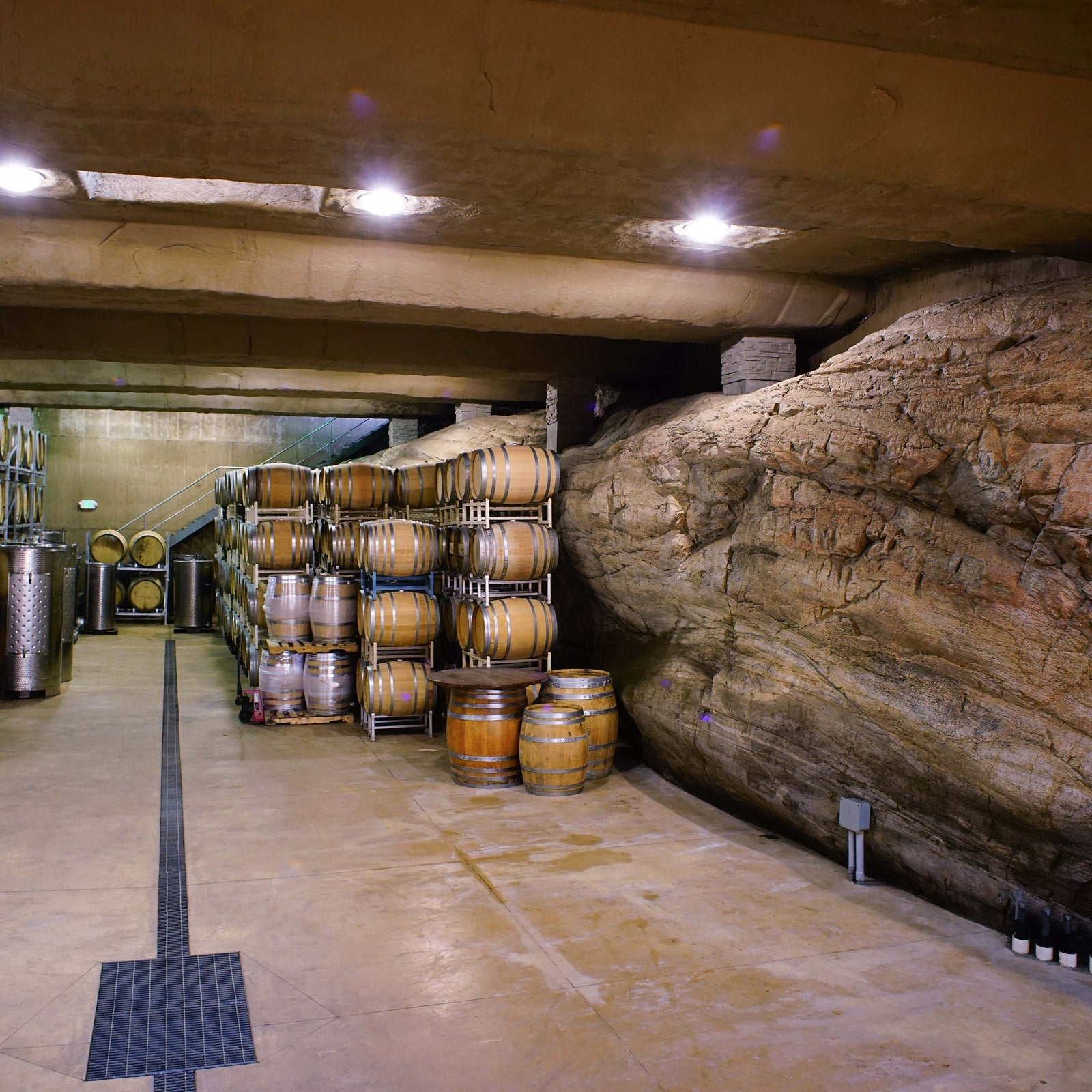 Wine barrels and wine making at Pentâge Winery